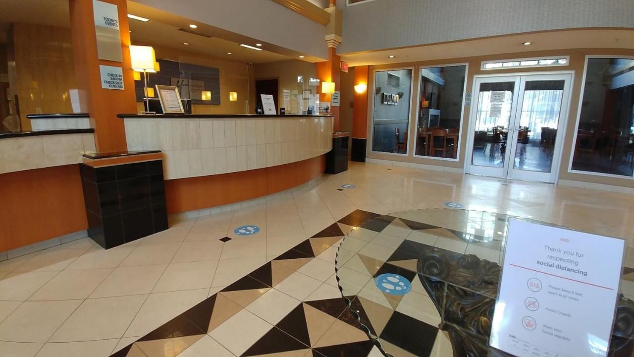 南卡尔加里智选假日酒店 卡加利 外观 照片